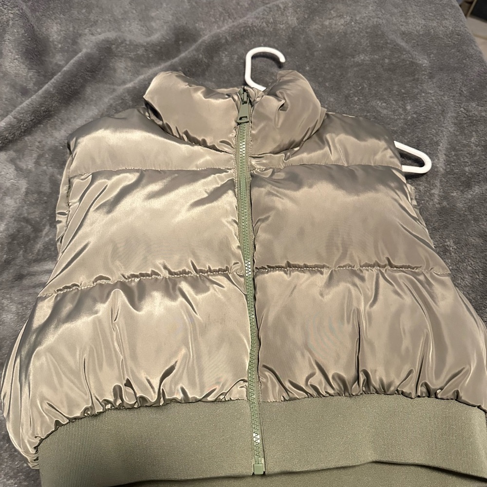 Stylish Gray Puffer Jacket